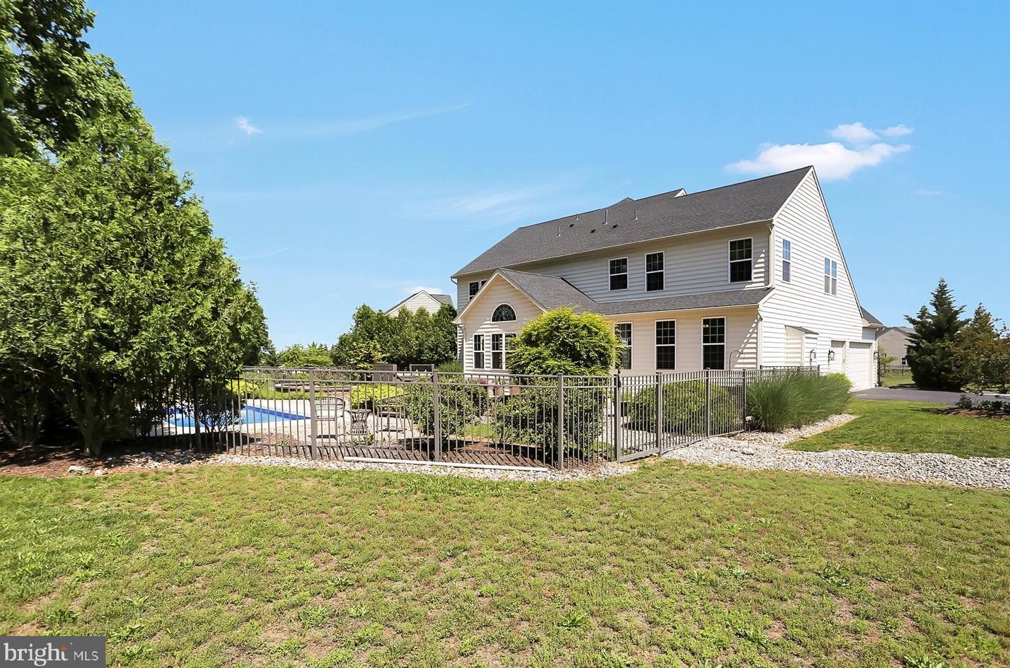 147 Warm Sunday Way, Navy Sup Dpt PA 17050-3802 exterior