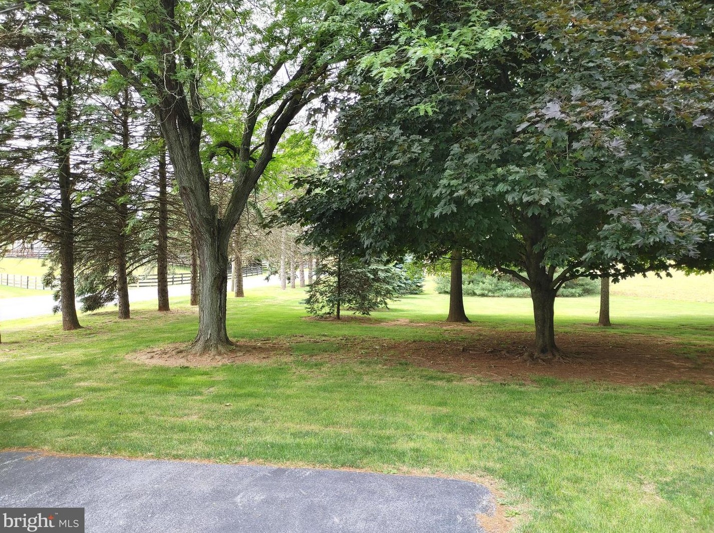 627 Burnt House Rd, Carlisle, PA 17015-9264