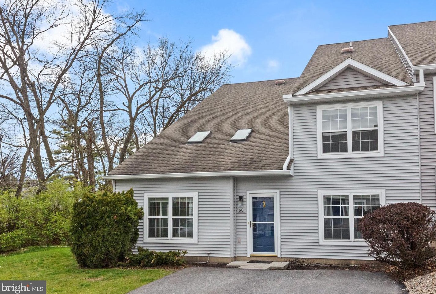 60 Courtyard Dr, Carlisle, PA 17013-4907