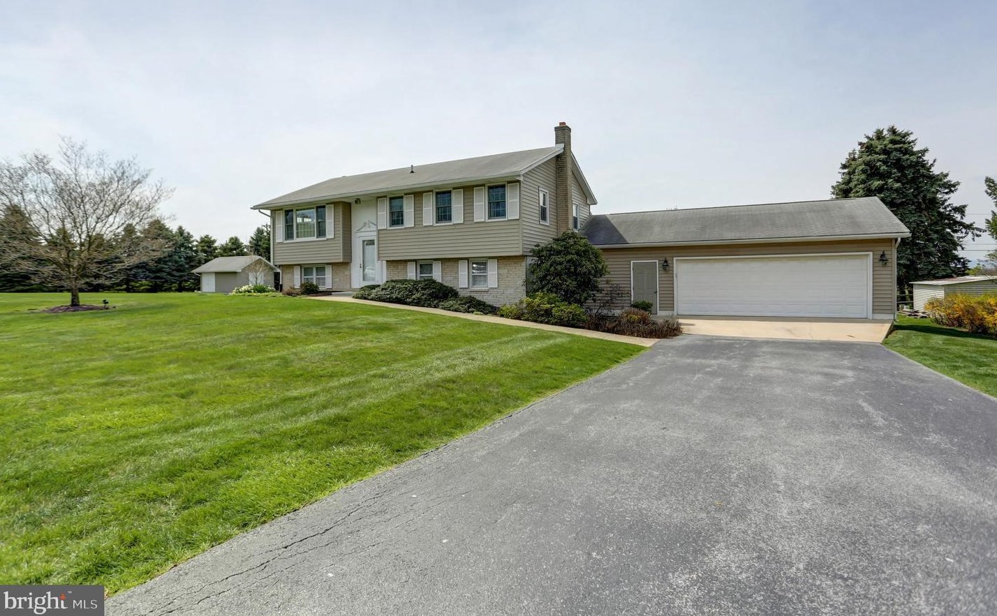 21 Carla Dr, Lees Cross Roads, PA 17257-8220