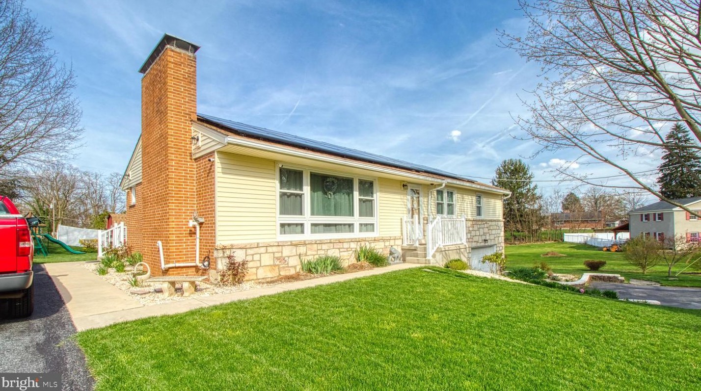 17 Mayfield Rd, Navy Sup Dpt, PA 17055
