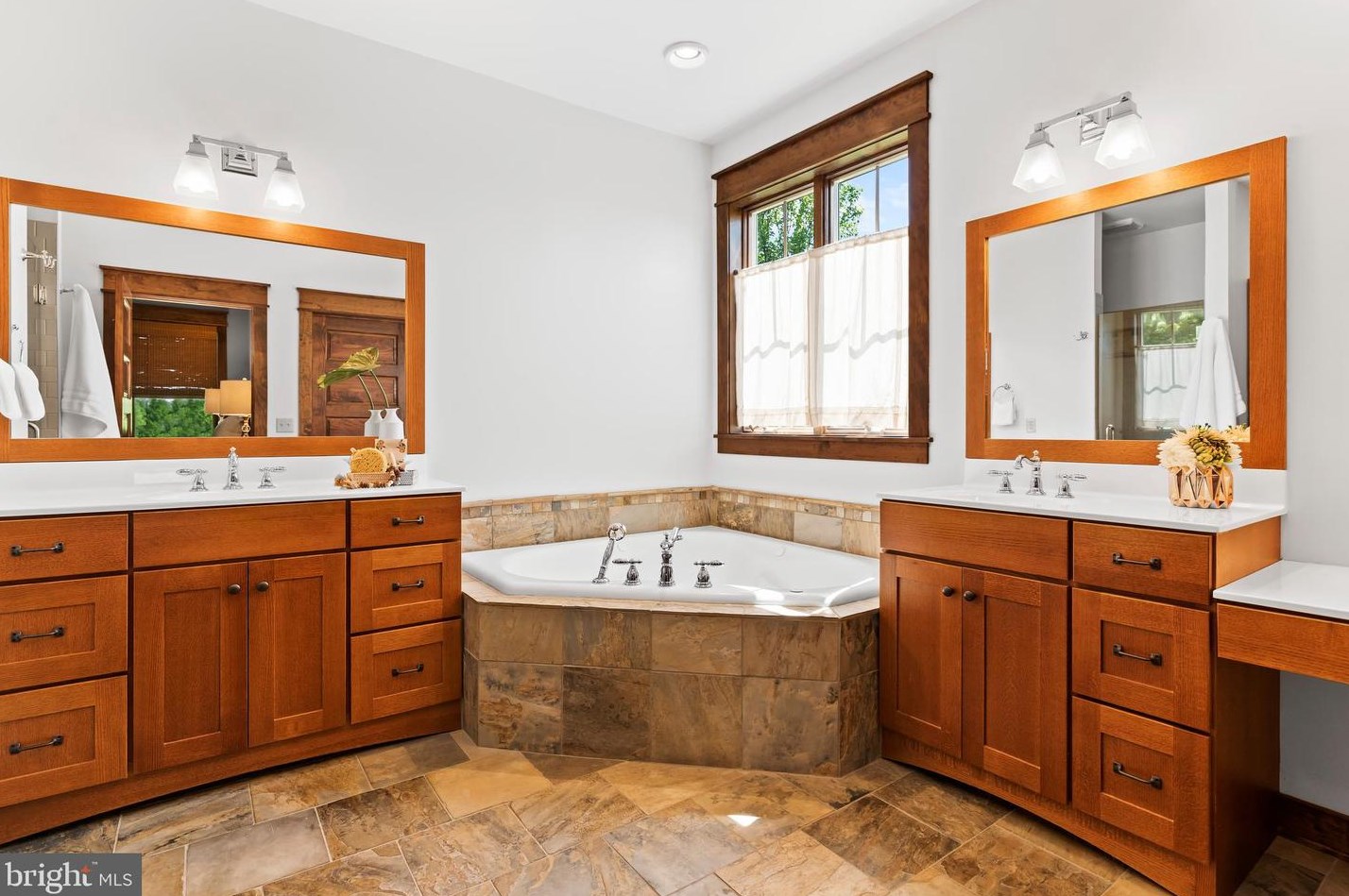 25 Morgan Dr, Carlisle PA  17015-7914 exterior