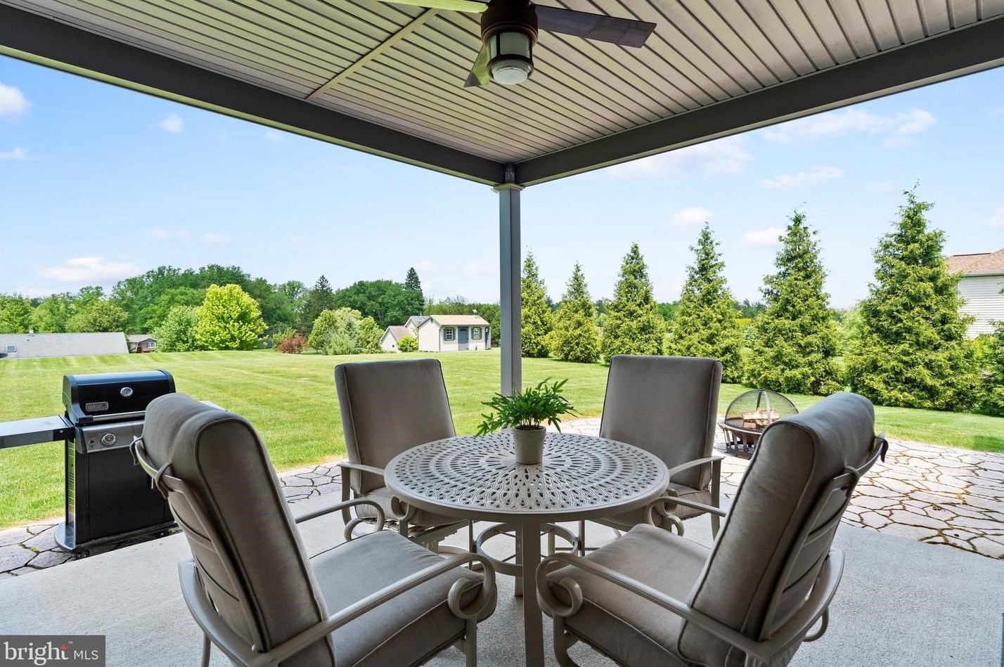 25 Morgan Dr, Carlisle PA  17015-7914 exterior