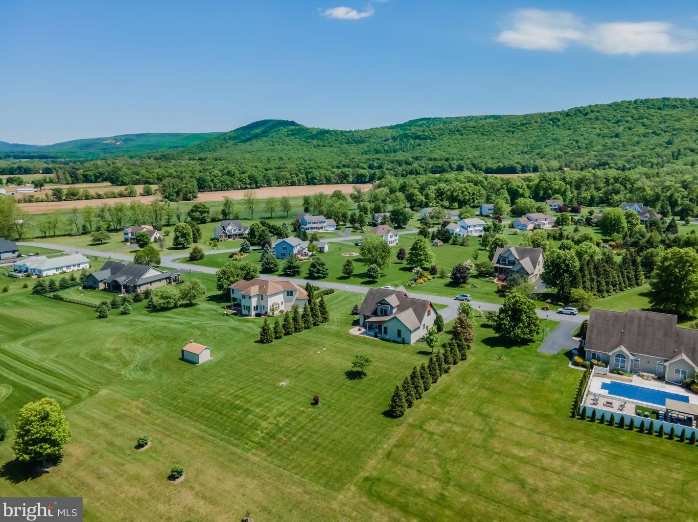 25 Morgan Dr, Carlisle PA  17015-7914 exterior