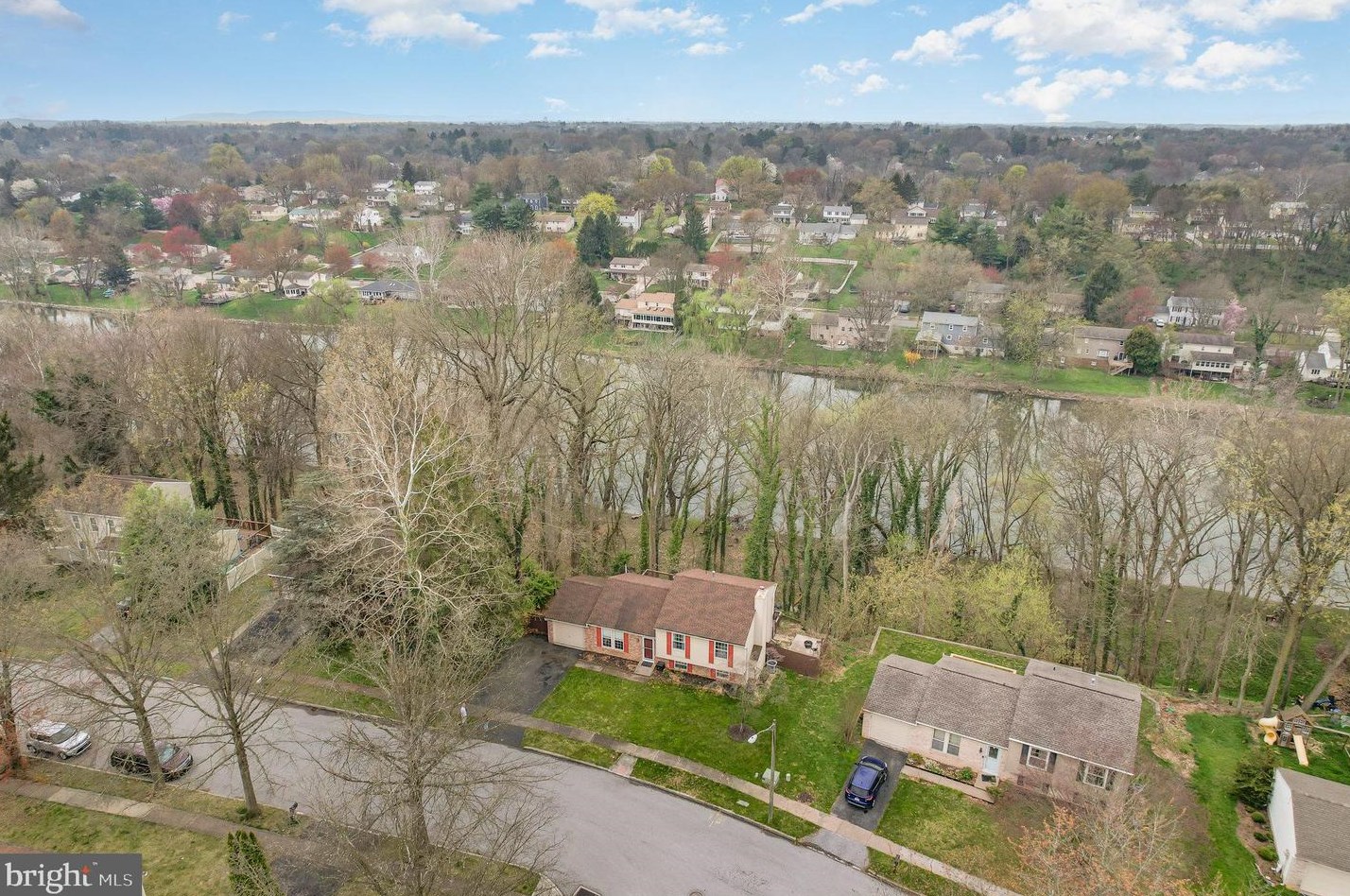 861 Mandy Ln, Camp Hill, PA 17011-1536