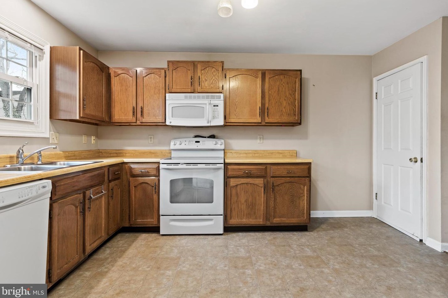 1028 Northfield Dr, Carlisle, PA 17013