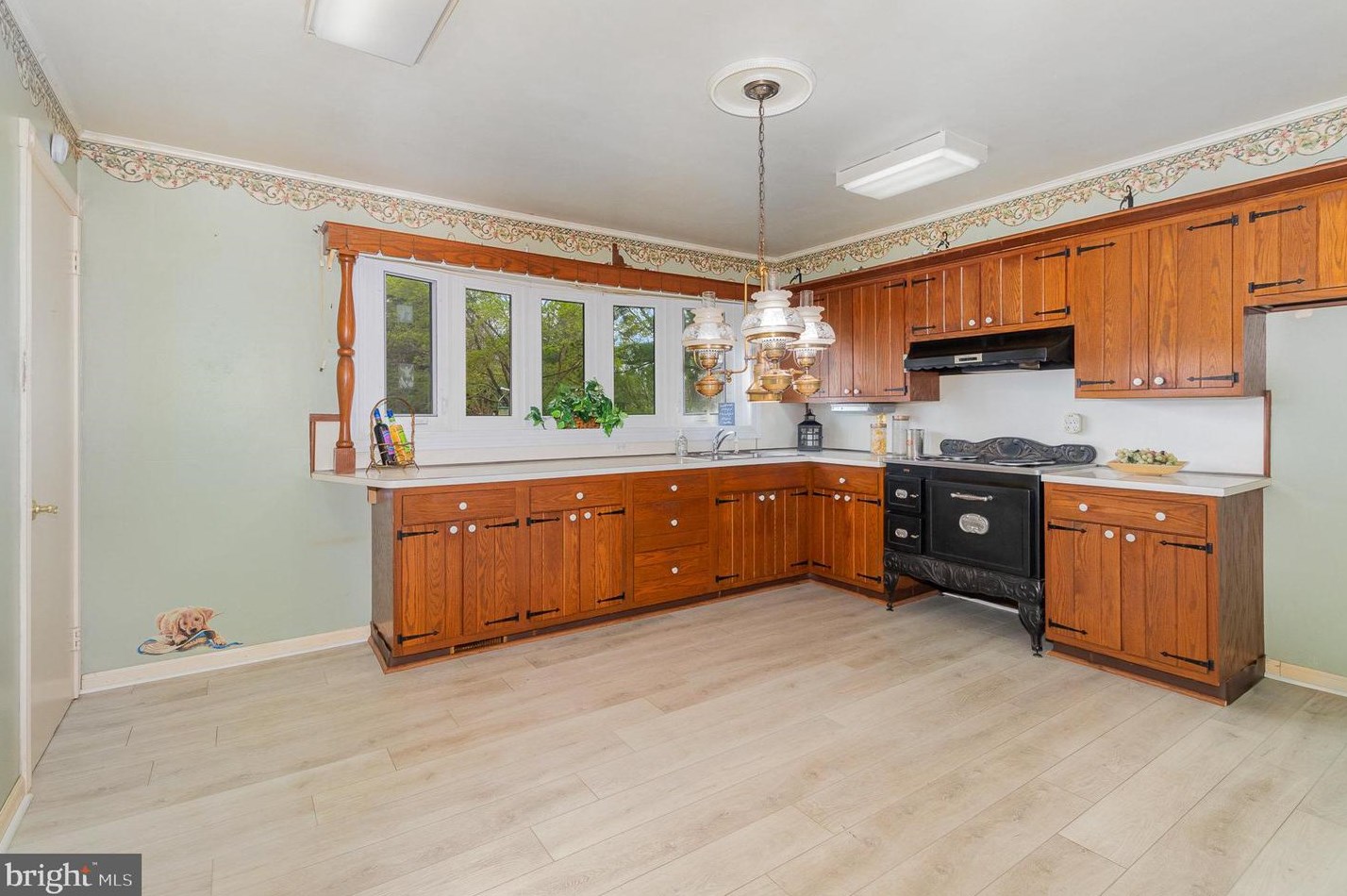10 Rockaway Dr, Camp Hill, PA 17011-7930