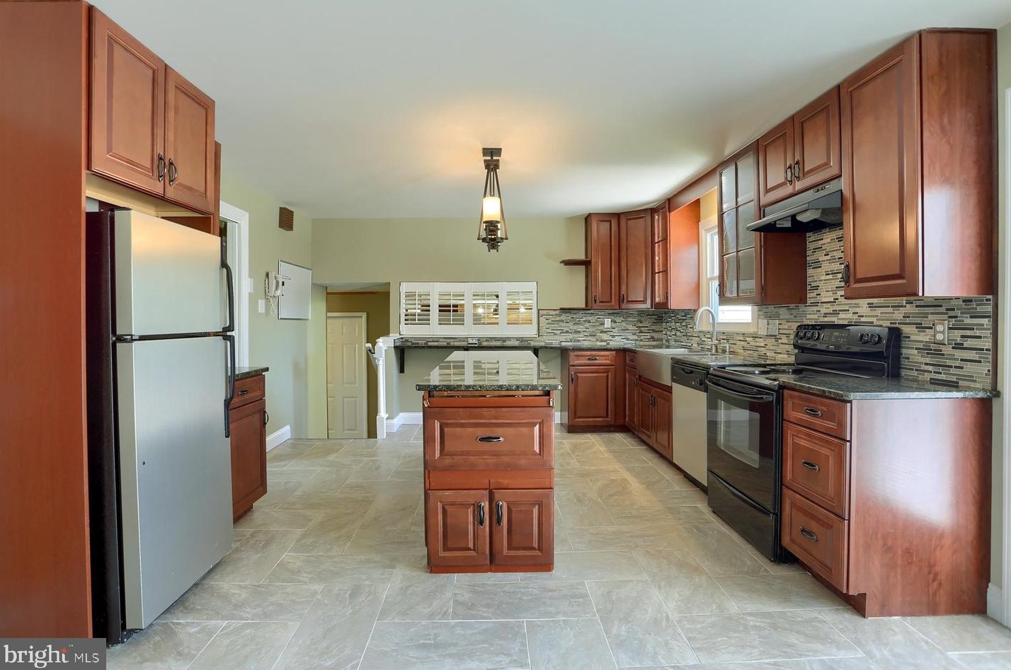 310 Pinewood Dr, Camp Hill, PA 17011