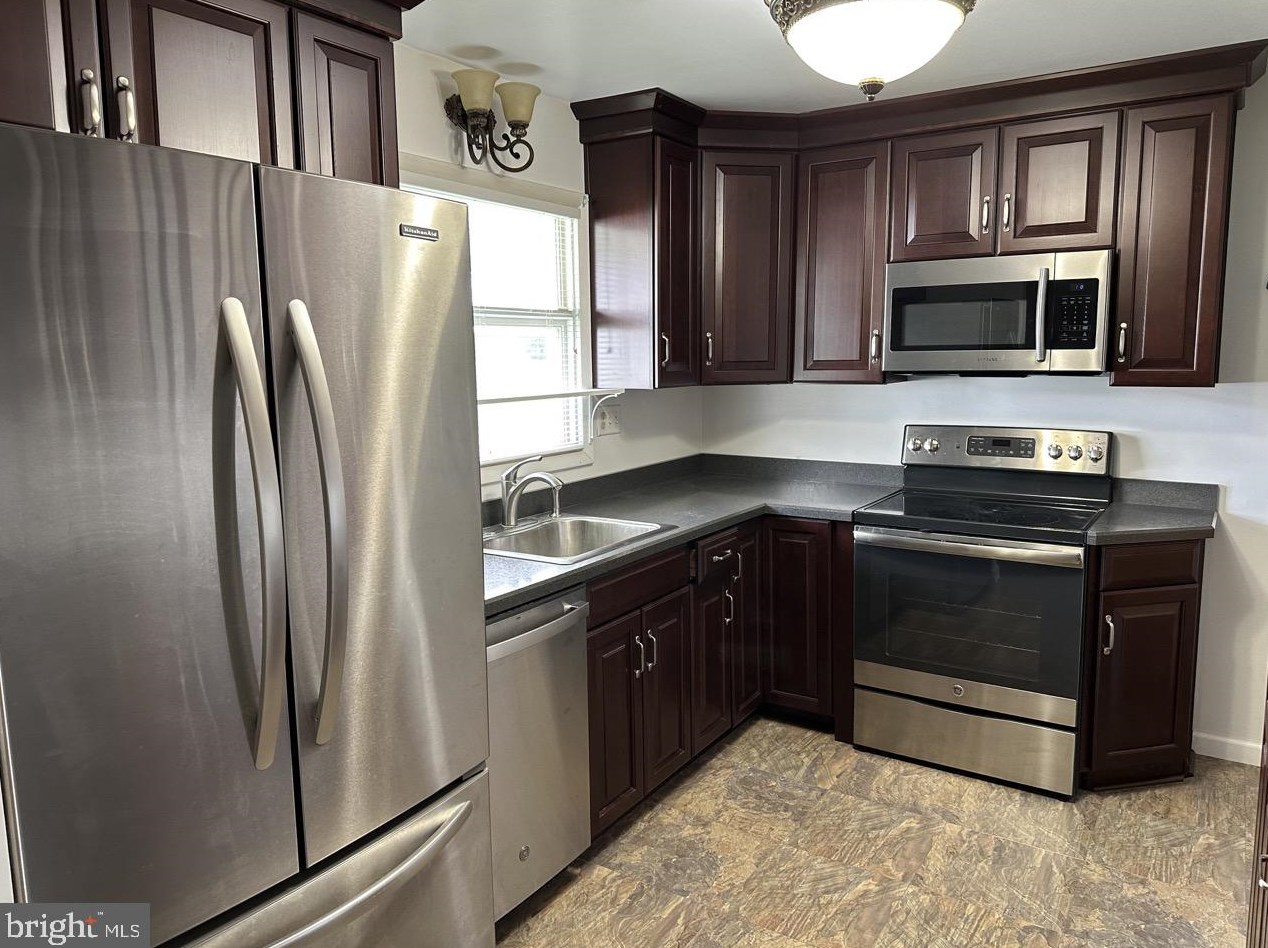 5216 Oxford Dr, Navy Sup Dpt PA  17055-3510 exterior