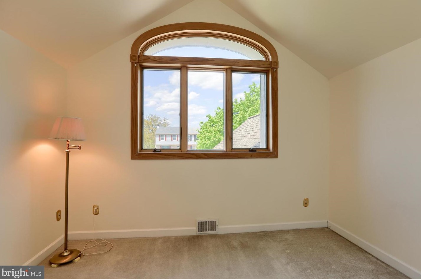 1207 Pheasant Dr, Carlisle PA 17013-1228 exterior