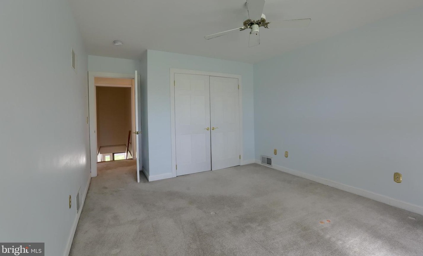 1207 Pheasant Dr, Carlisle PA 17013-1228 exterior