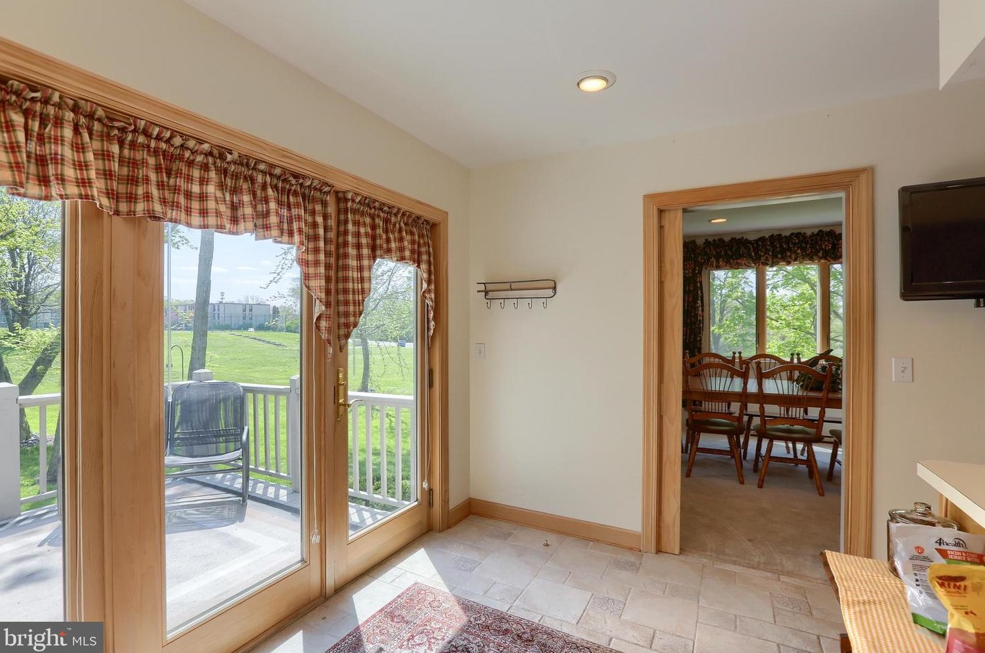 1207 Pheasant Dr, Carlisle PA 17013-1228 exterior