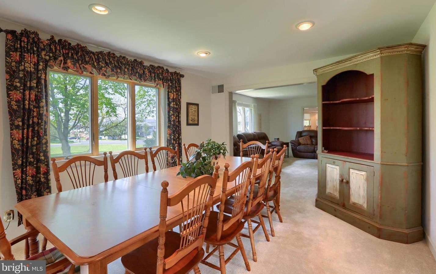 1207 Pheasant Dr, Carlisle PA 17013-1228 exterior