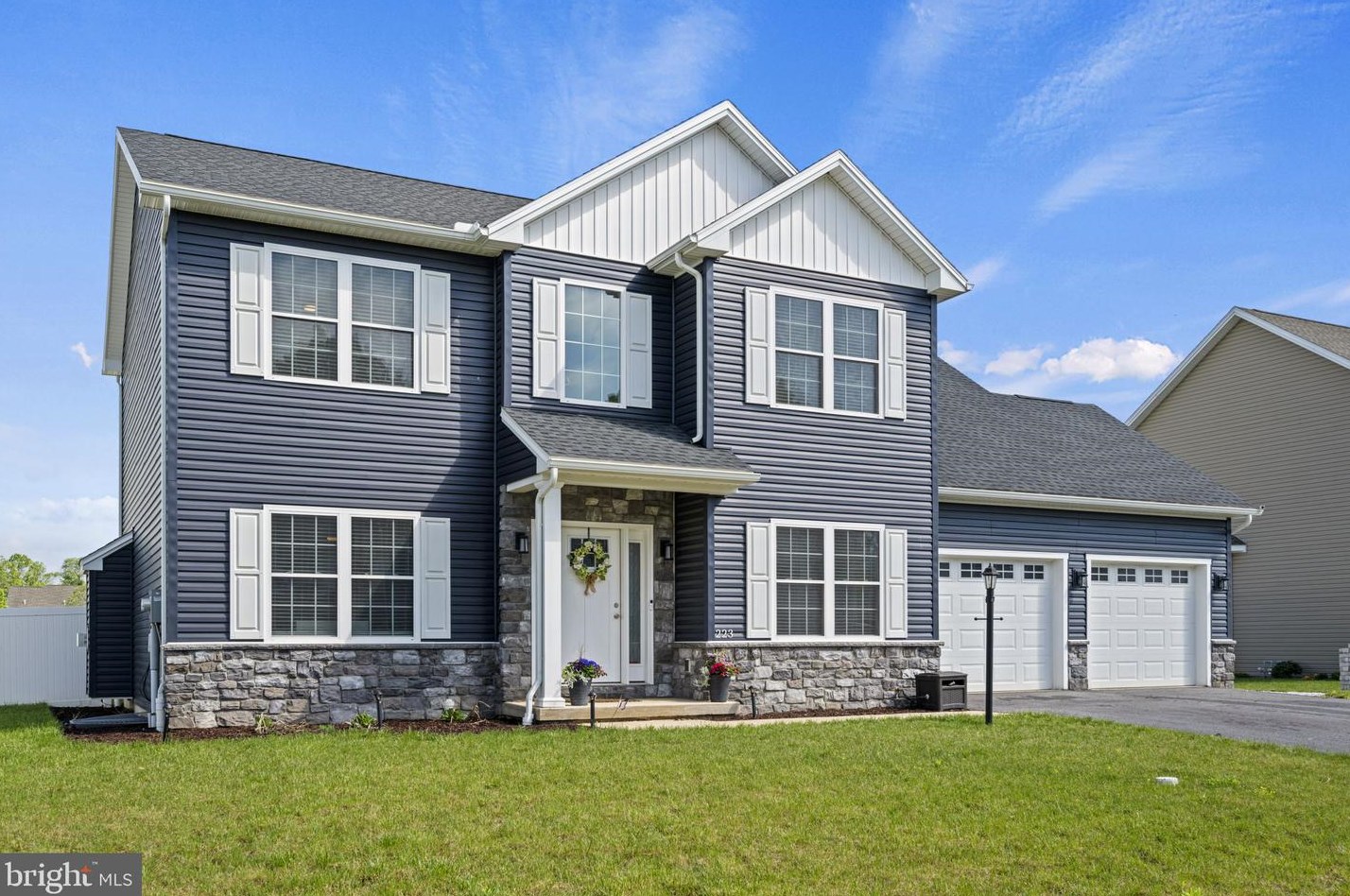 223 Parkway Dr, Mount Holly Springs, PA 17065
