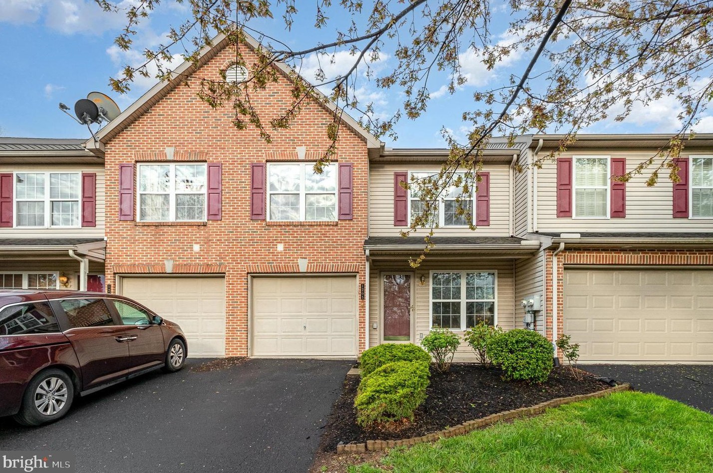 1205 Cross Creek Dr, Navy Sup Dpt, PA 17050