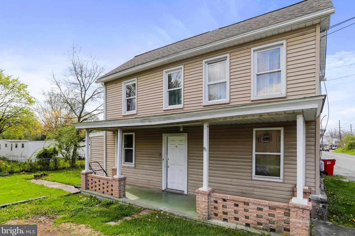 36 Middle Spring Ave, Lees Cross Roads, PA 17257-8133
