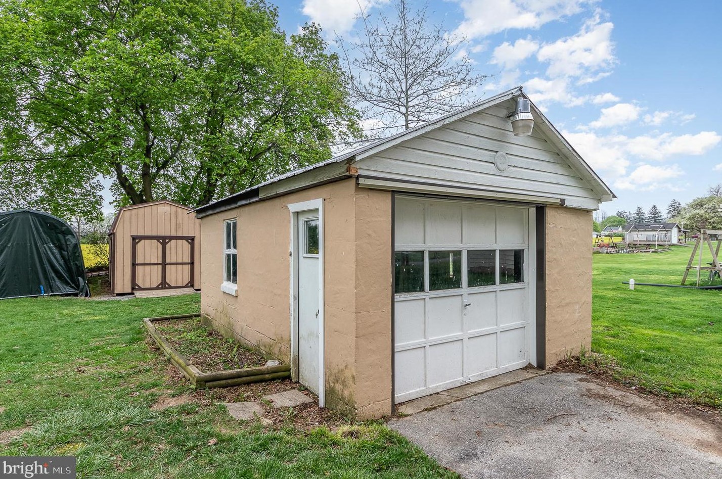 39 Maple Ave, Walnut Bottom PA  17266-9701 exterior