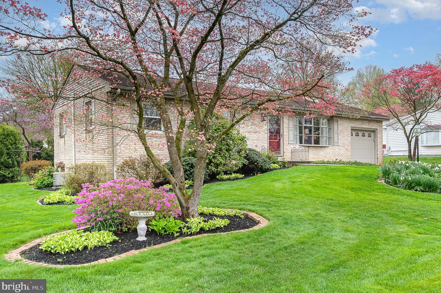 5 Mimosa Dr, Navy Sup Dpt, PA 17055