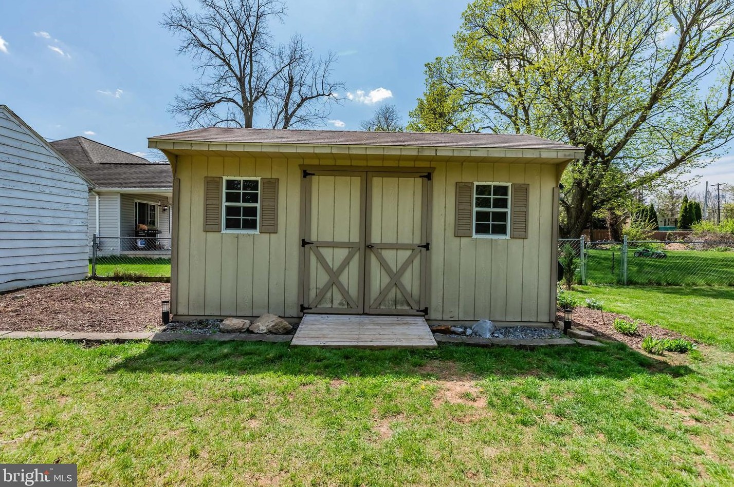 18 Meetinghouse Spg Rd, Carlisle PA  exterior