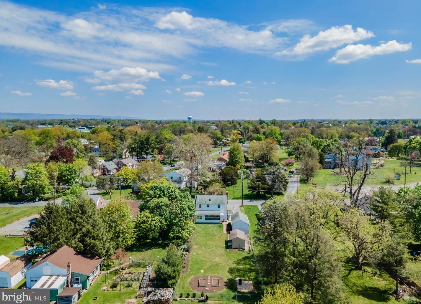 18 Meetinghouse Spg Rd, Carlisle PA  exterior