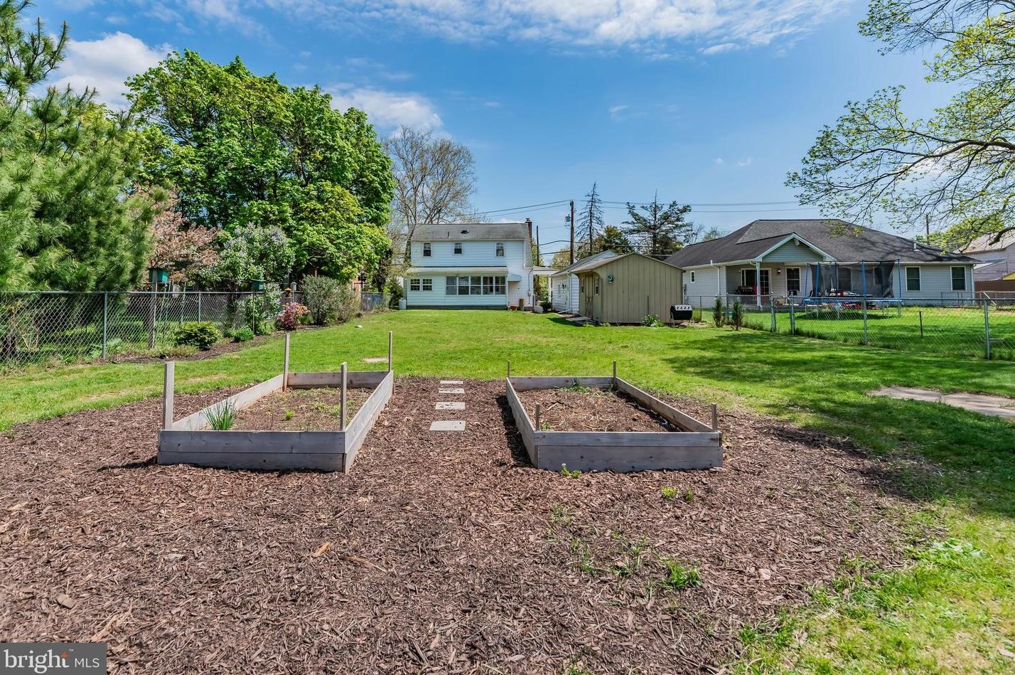 18 Meetinghouse Spg Rd, Carlisle PA  exterior