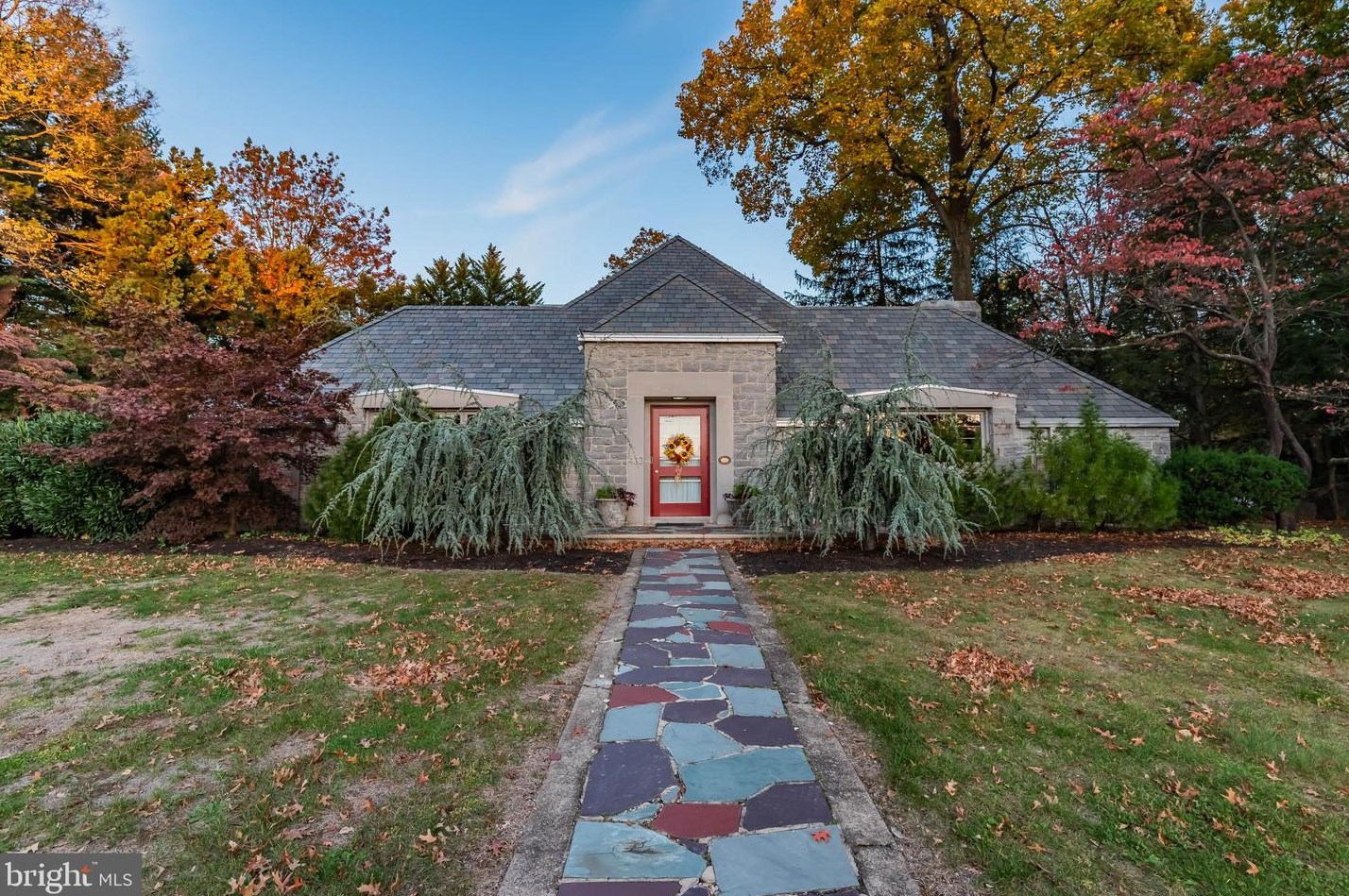 433 Mooreland Ave, Carlisle PA  17013-3727 exterior