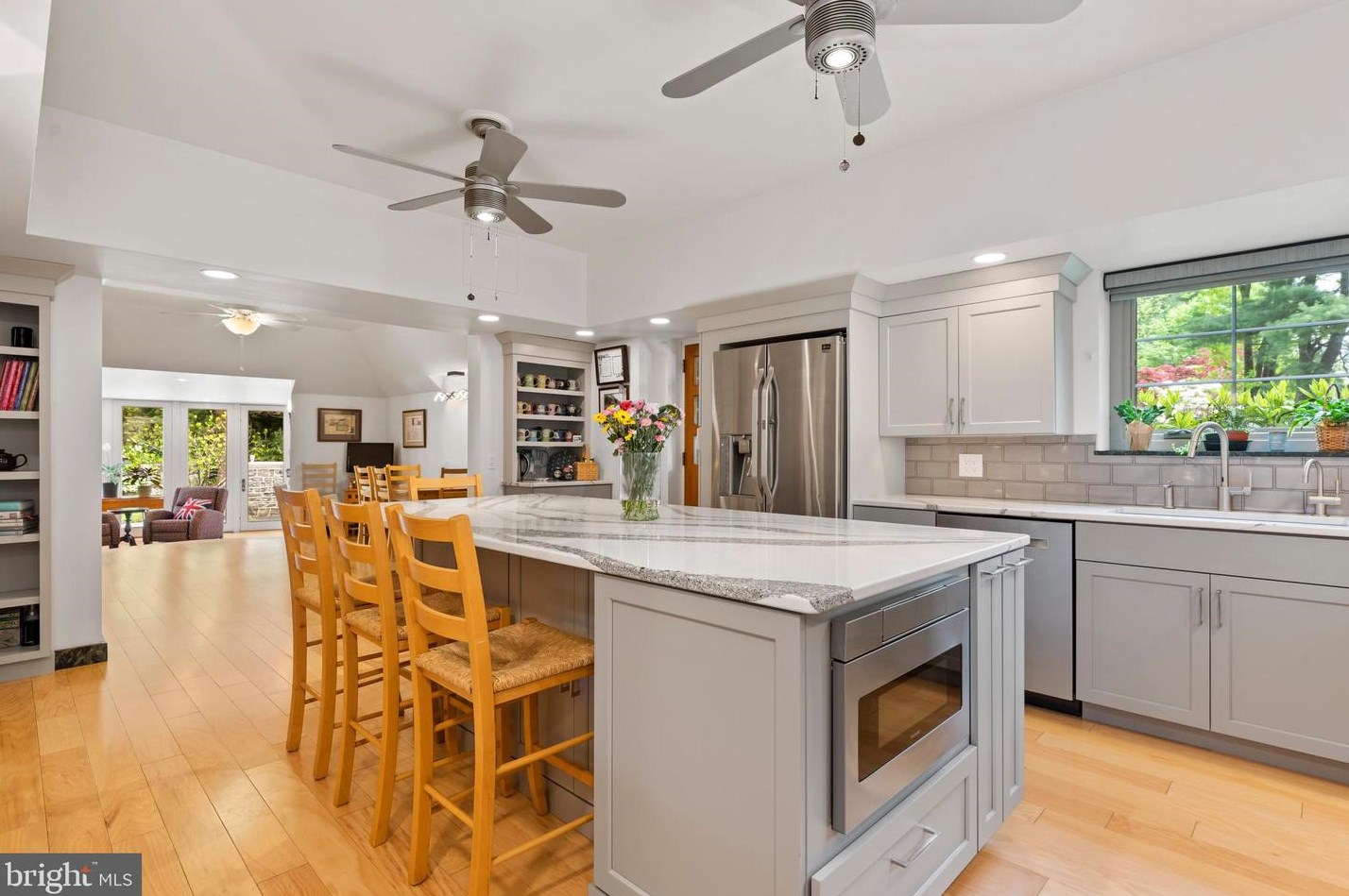 433 Mooreland Ave, Carlisle PA  17013-3727 exterior