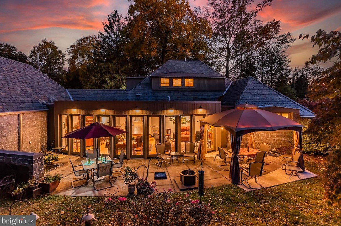 433 Mooreland Ave, Carlisle PA  17013-3727 exterior