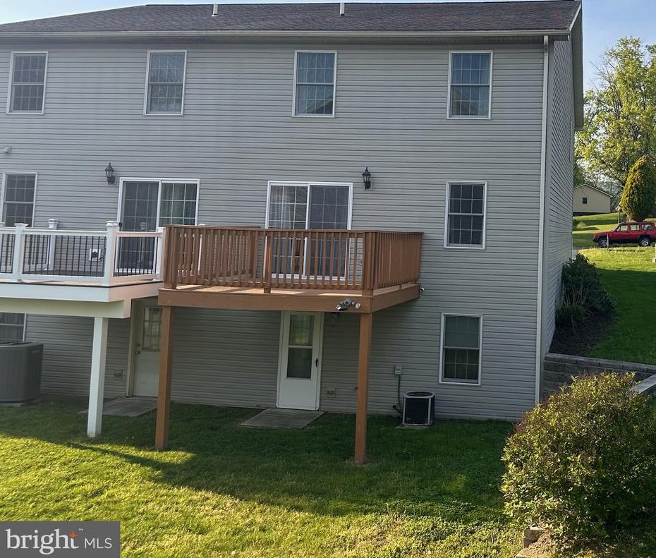 350 Fulton St, West Enola, PA 17025-2525