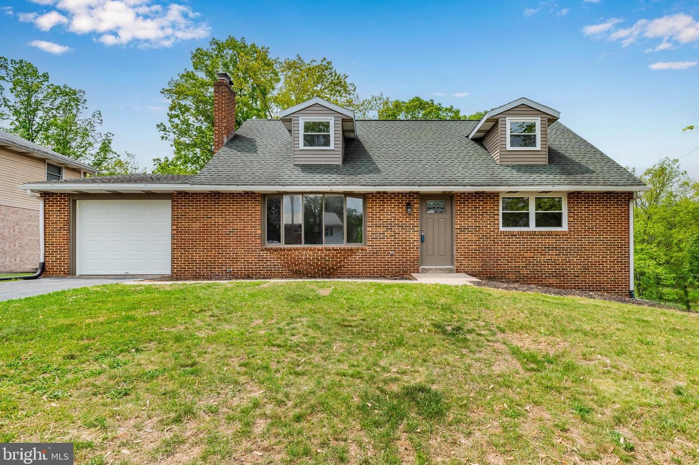 113 Sharon Rd, West Enola, PA 17025