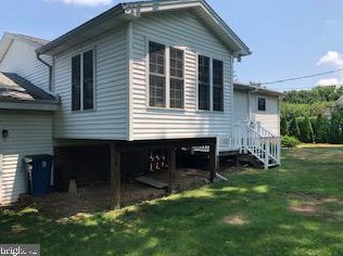 3 San Juan Dr, Navy Sup Dpt, PA 17055