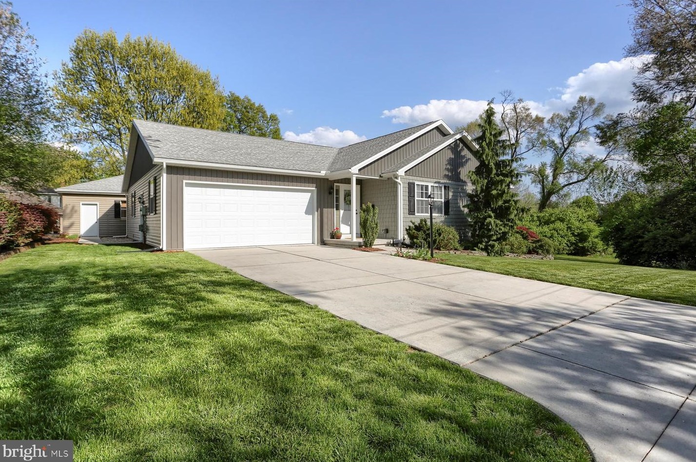 635 Bedford St, Carlisle, PA 17013-4101