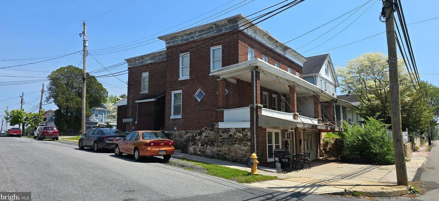 222 S Enola Dr, West Enola, PA 17025