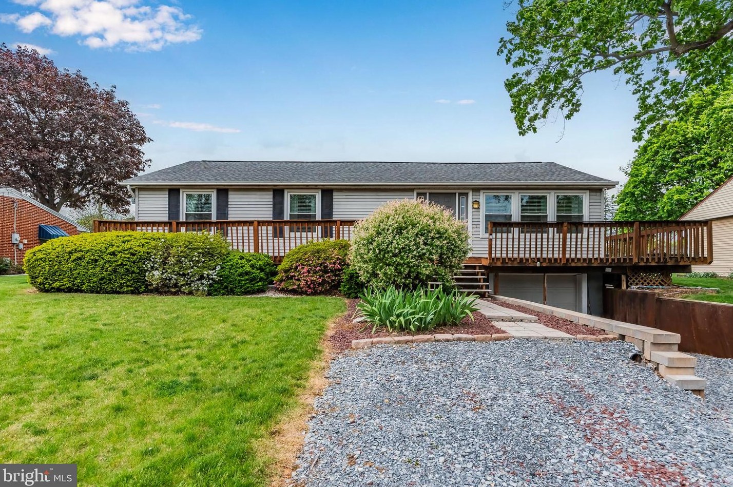 926 Gobin Dr, Carlisle, PA 17013