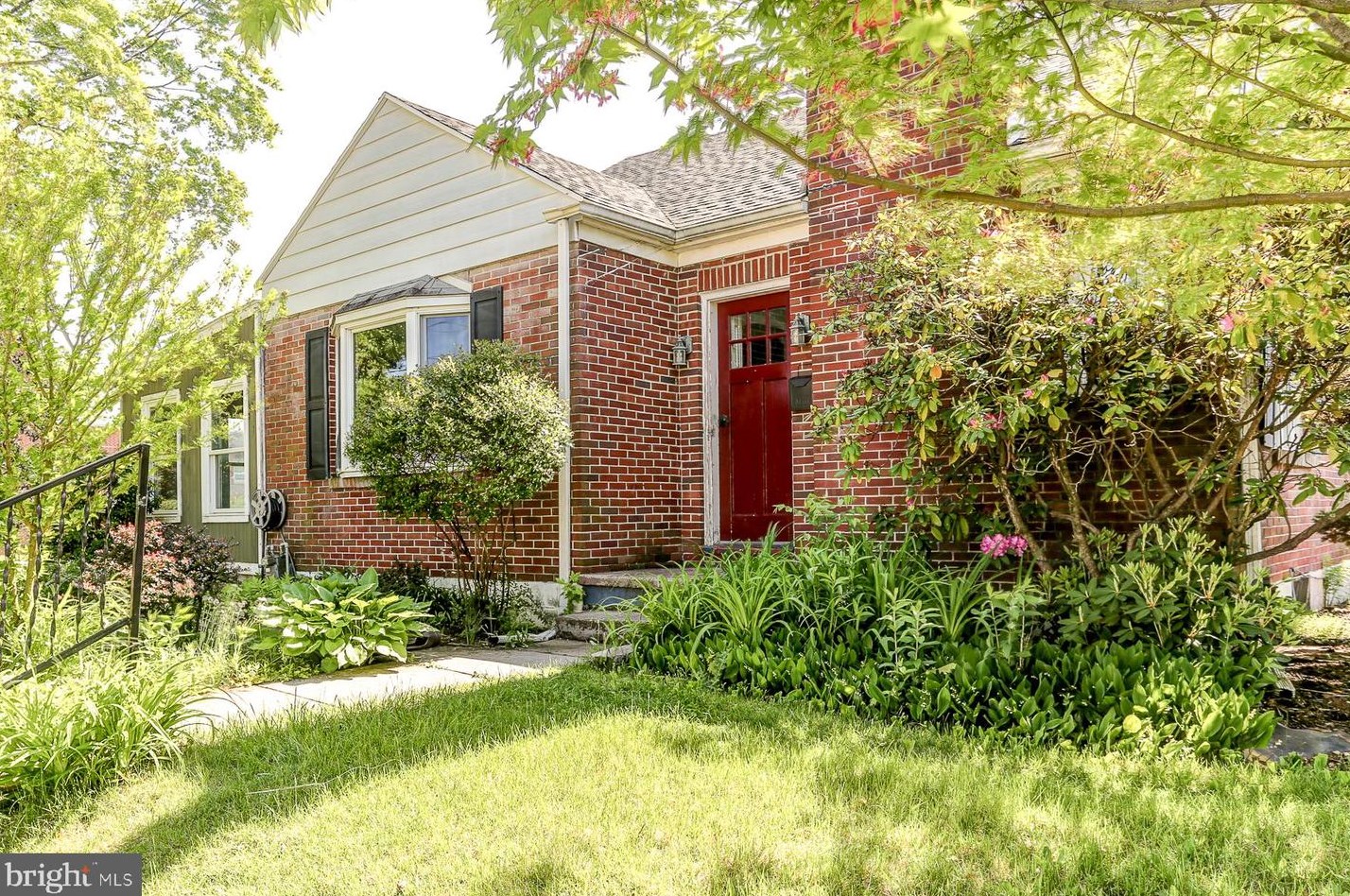 300 S George St, Navy Sup Dpt, PA 17055
