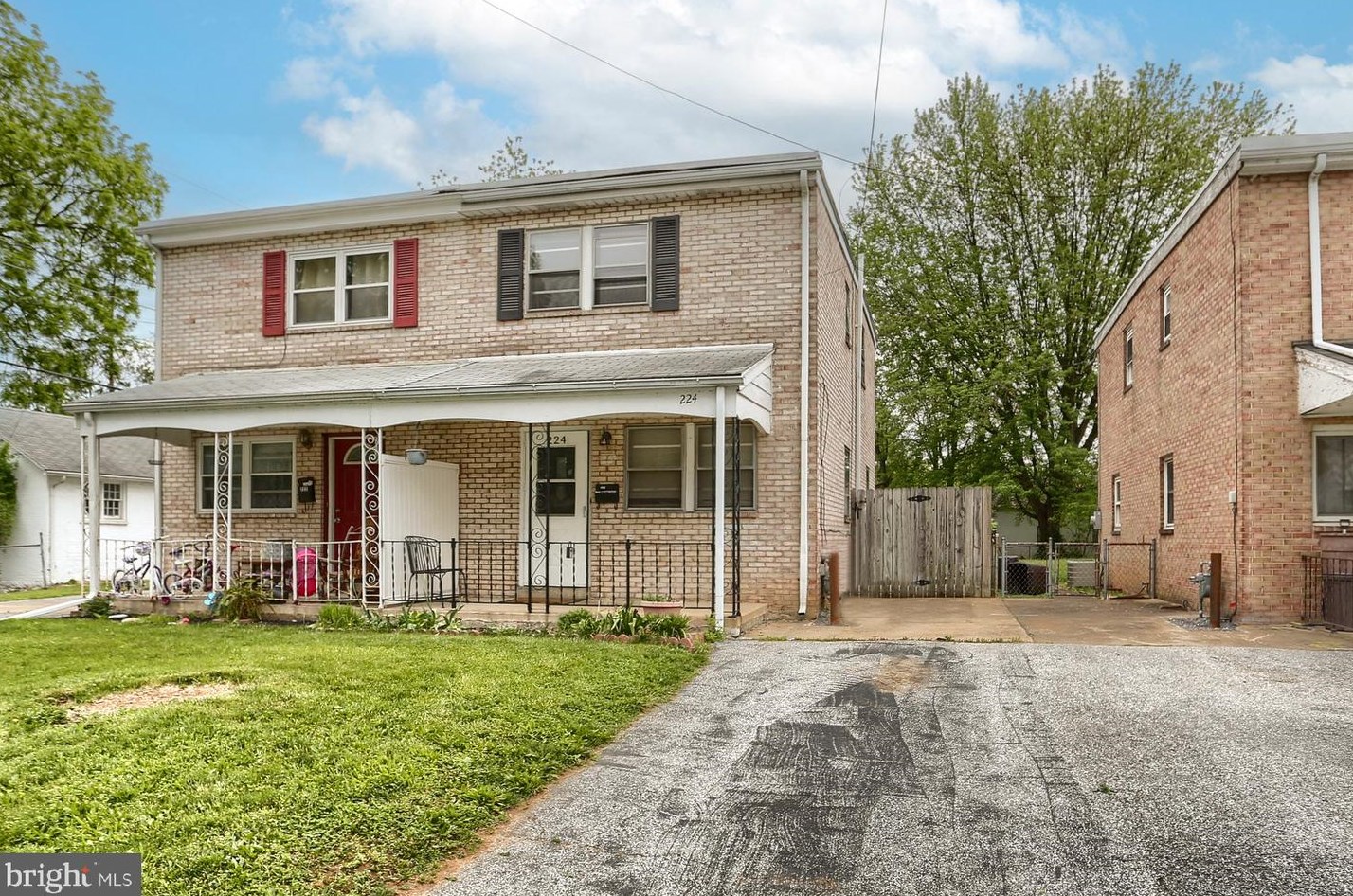 224 S 1st St, Lemoyne, PA 17043
