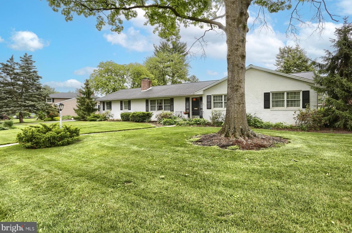 605 Devonshire Dr, Carlisle, PA 17013-3605