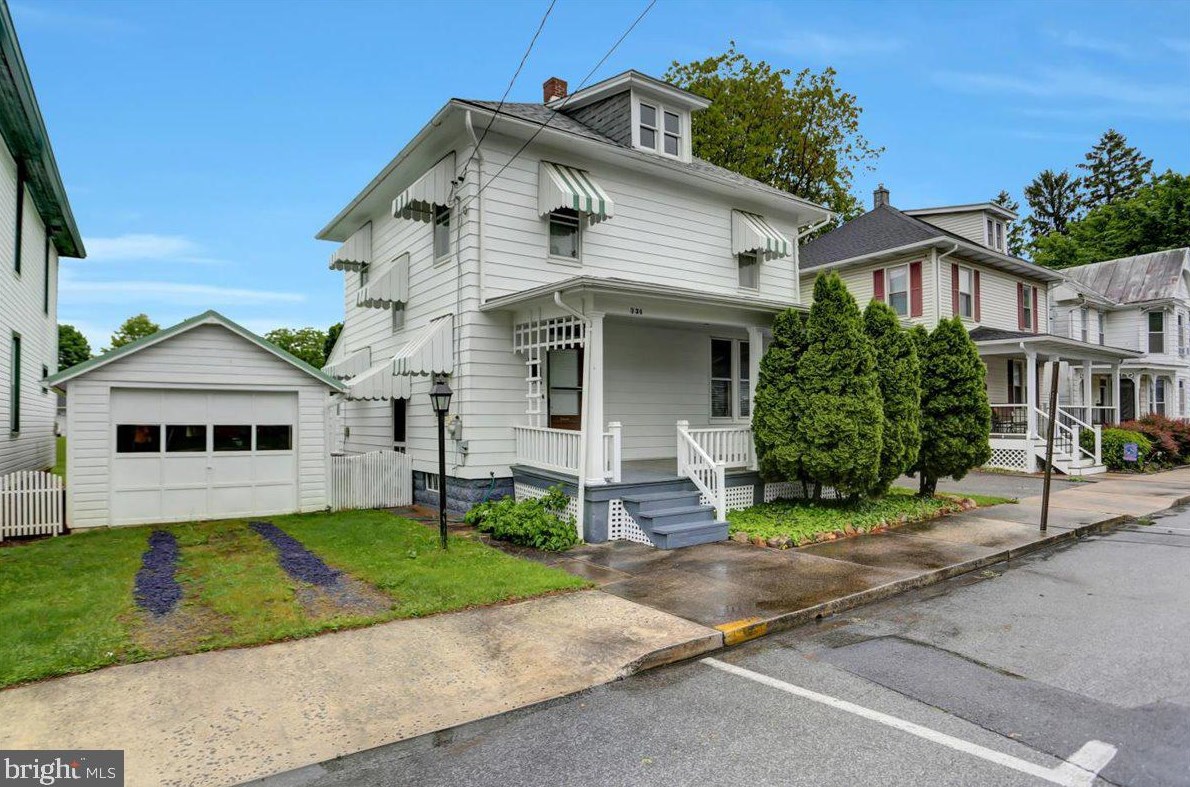 334 E Garfield St, Lees Cross Roads, PA 17257