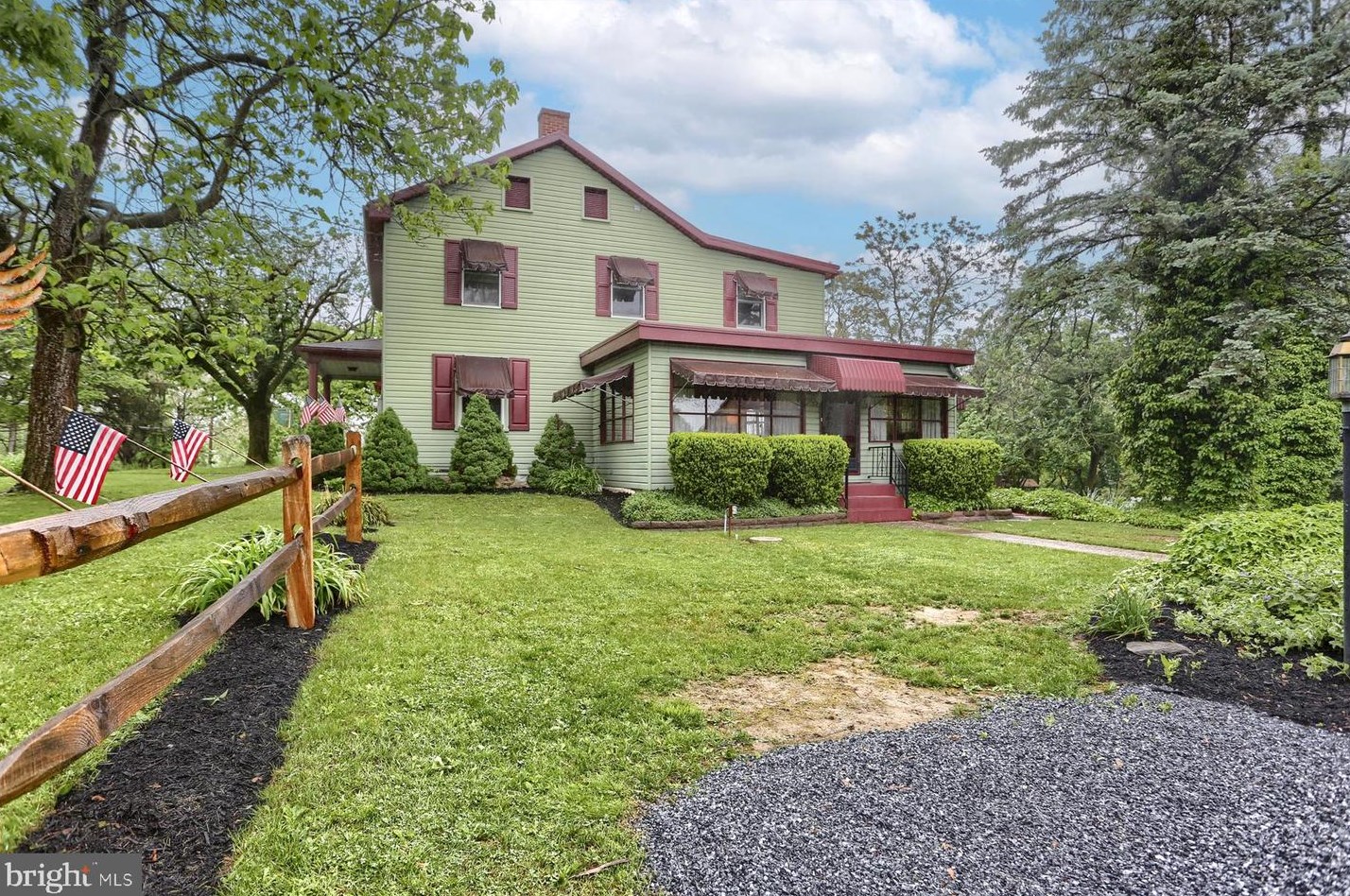 2351 Spring Rd, Carlisle, PA 17013-8762