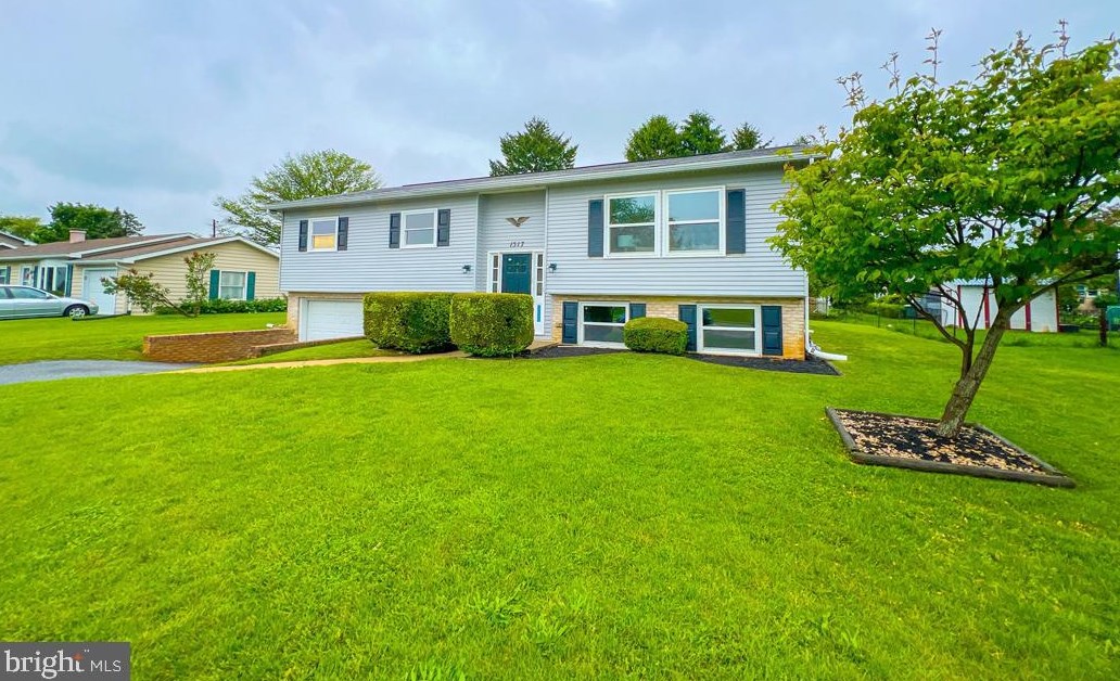 1517 Terrace Ave, Carlisle, PA 17013-9368