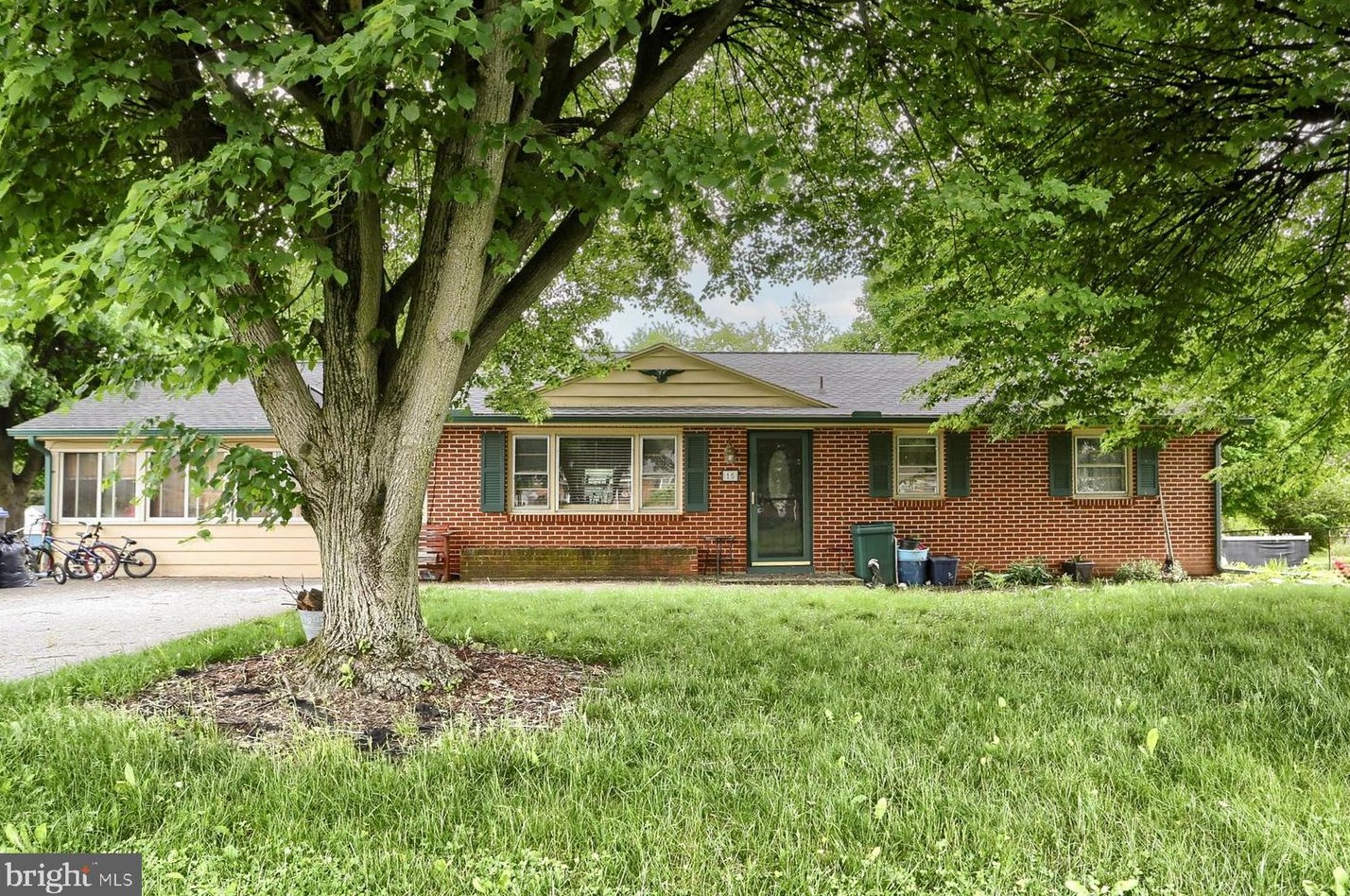 15 Annendale Dr, Carlisle, PA 17015-9140
