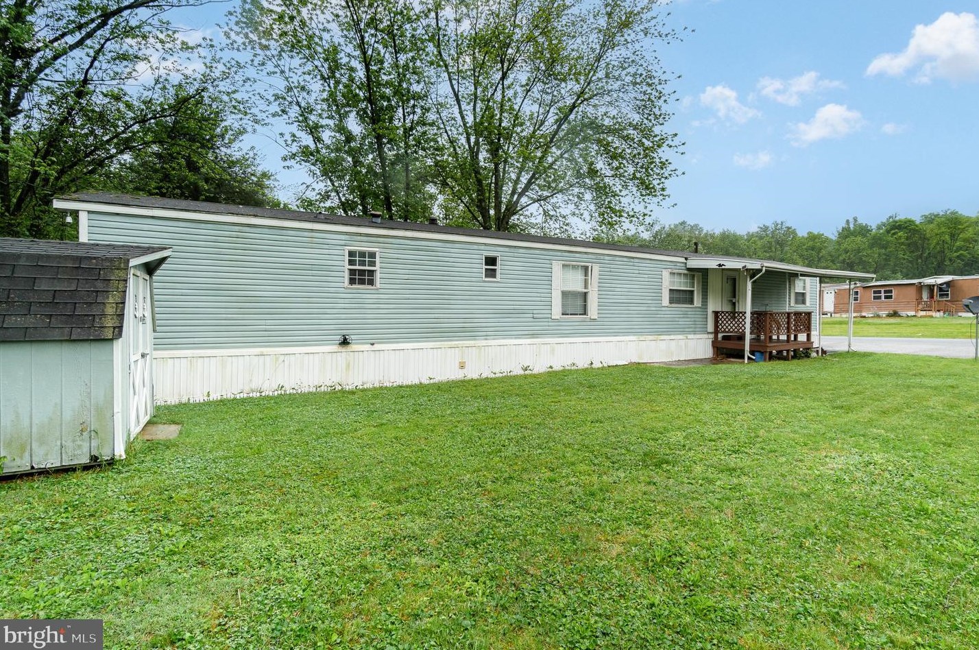 10 Amara Ln, Carlisle PA  17015-8819 exterior