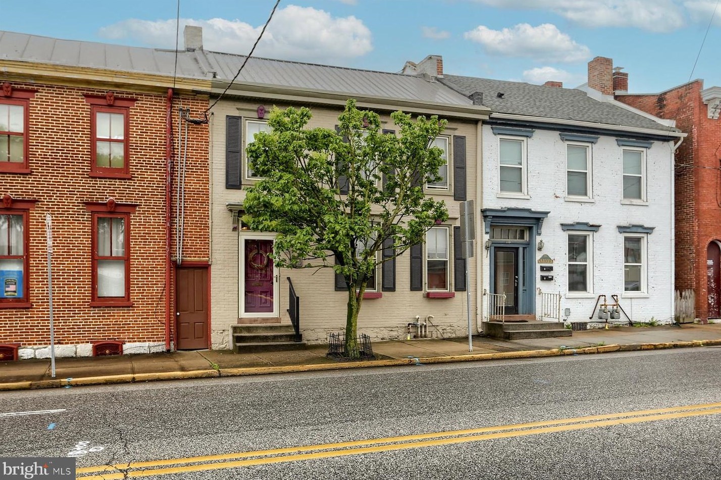 337 N Hanover St, Carlisle, PA 17013