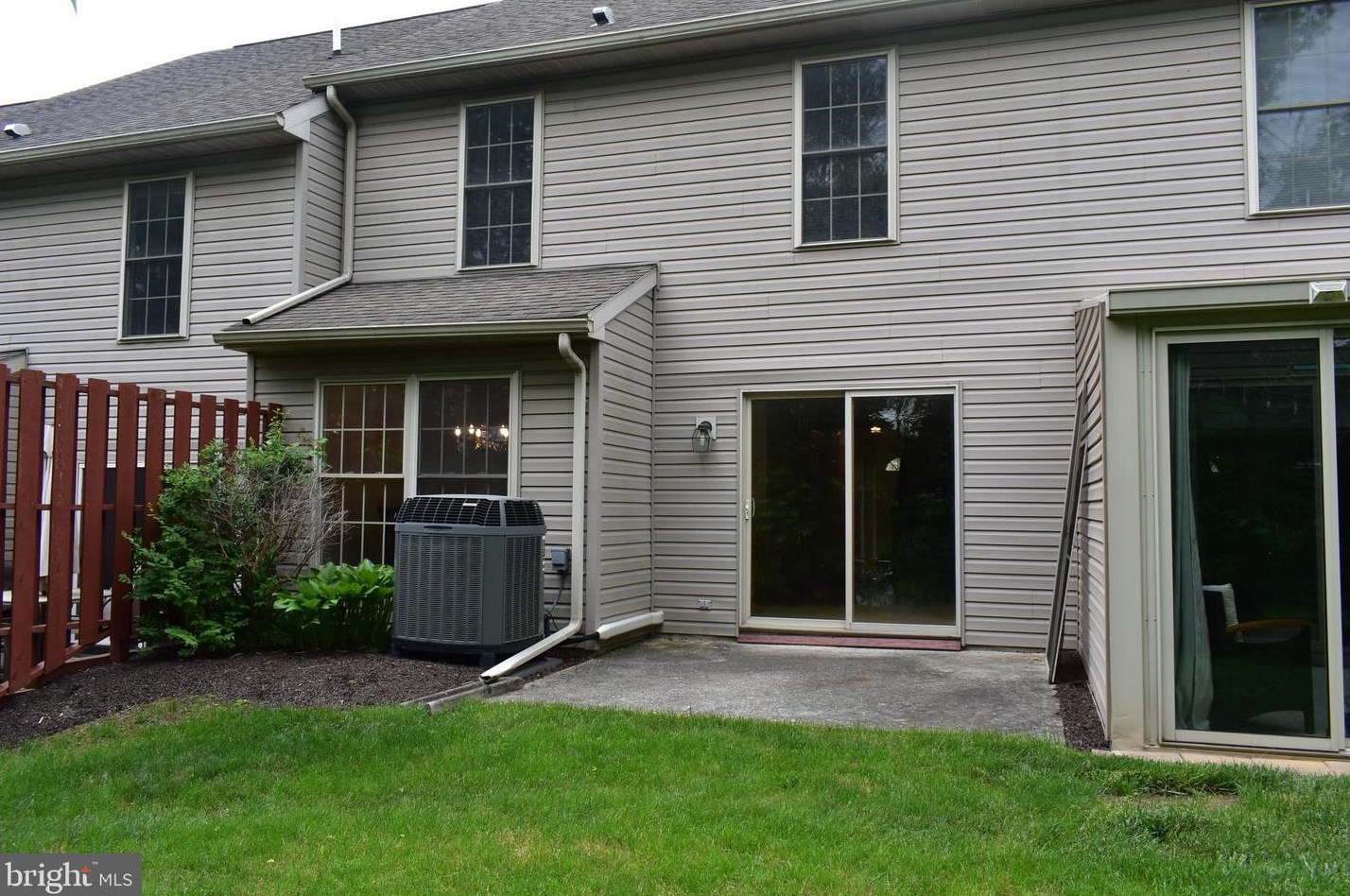 1464 Timber Brook Dr, Navy Sup Dpt PA  17050-9163 exterior