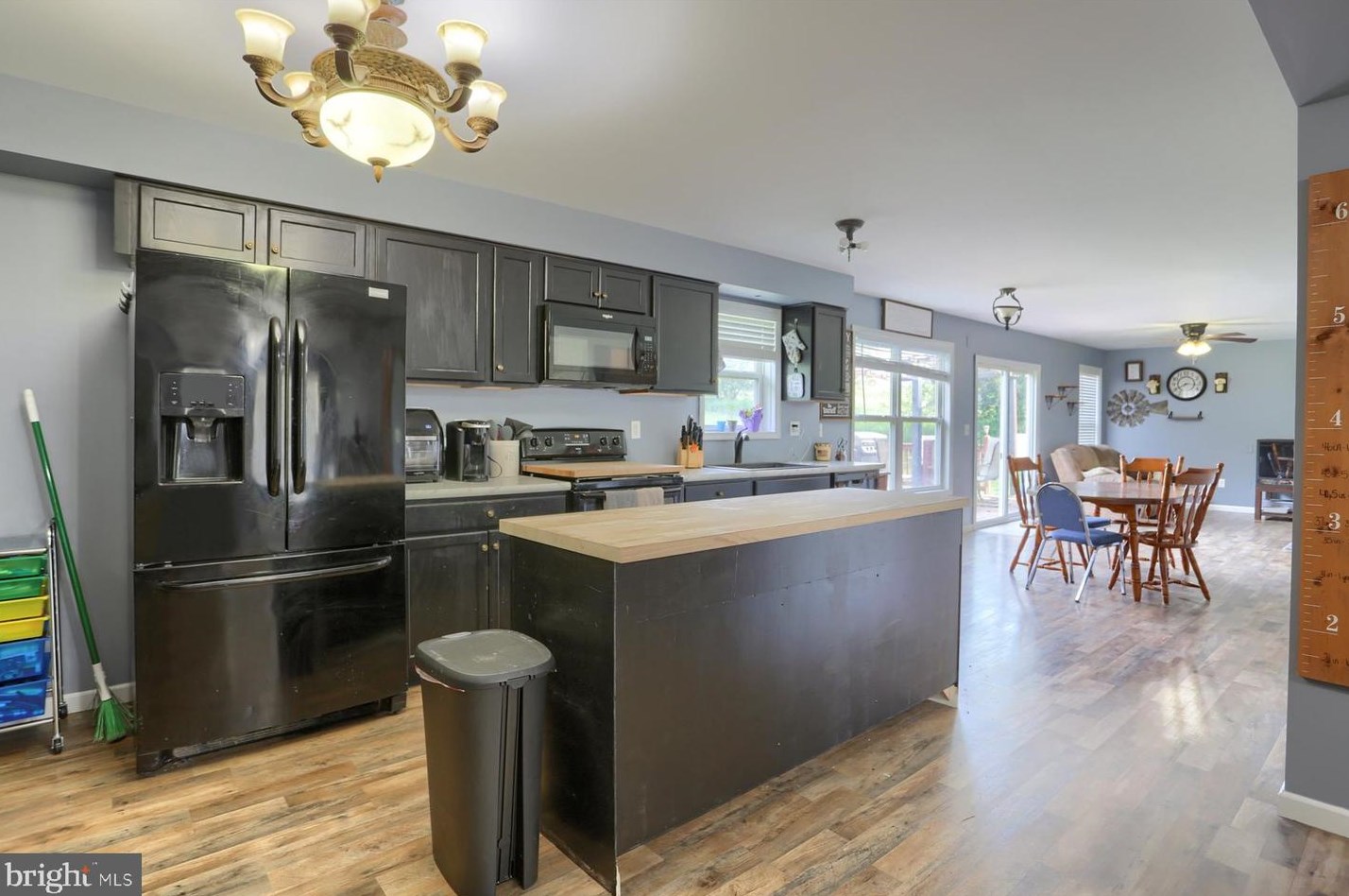 192 Lawrence Ln, Carlisle, PA 17015-9436
