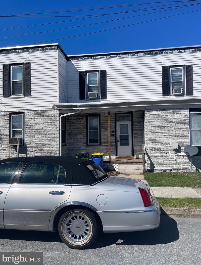 175 7th St, Rudytown, PA 17070-1990