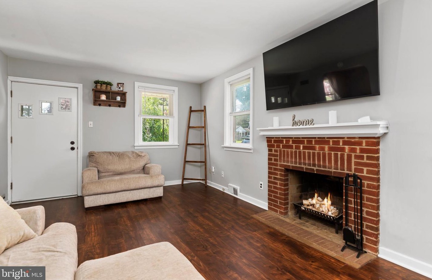 1902 Chatham Dr, Camp Hill PA  17011-5916 exterior