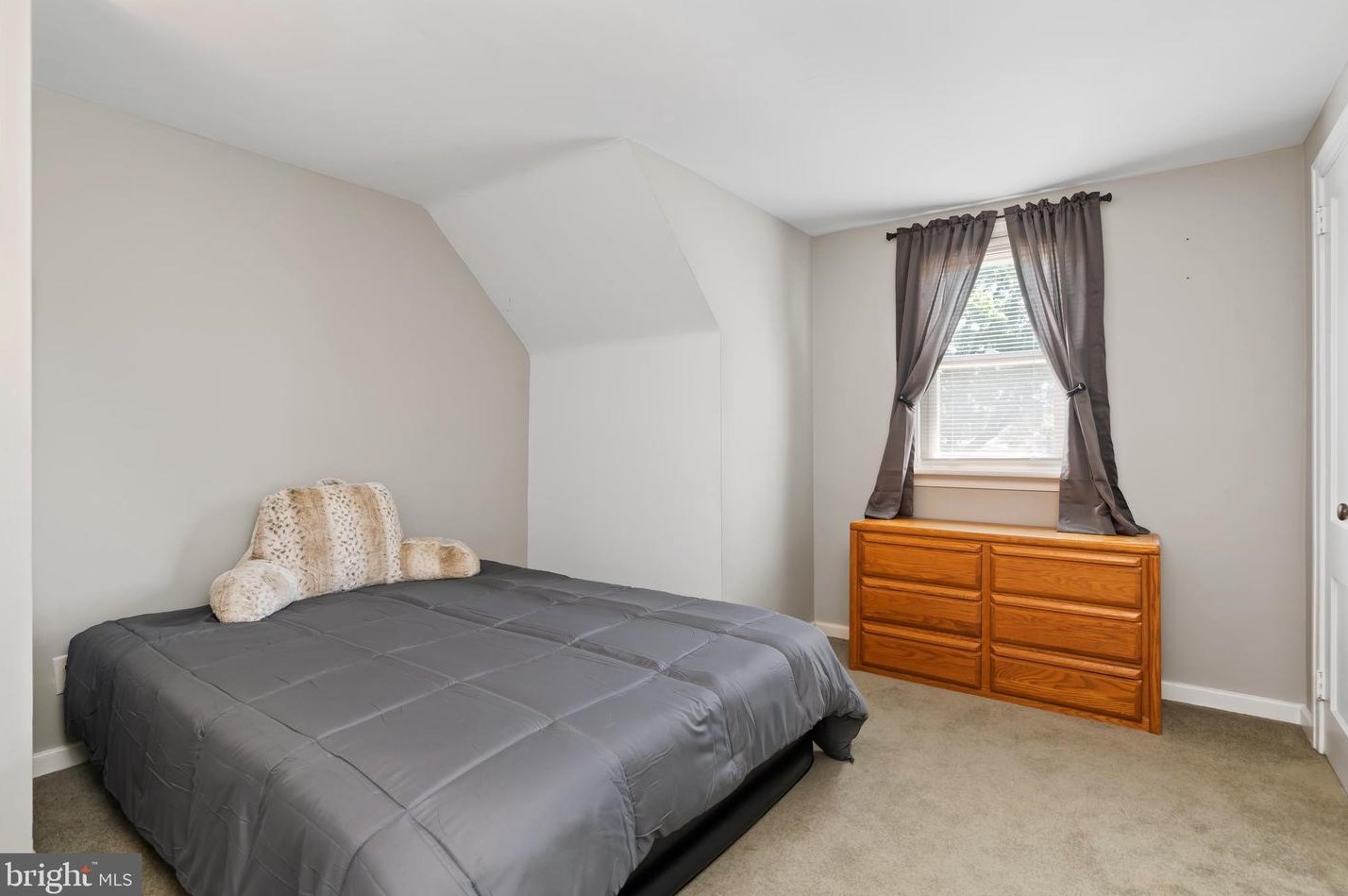 1902 Chatham Dr, Camp Hill PA  17011-5916 exterior