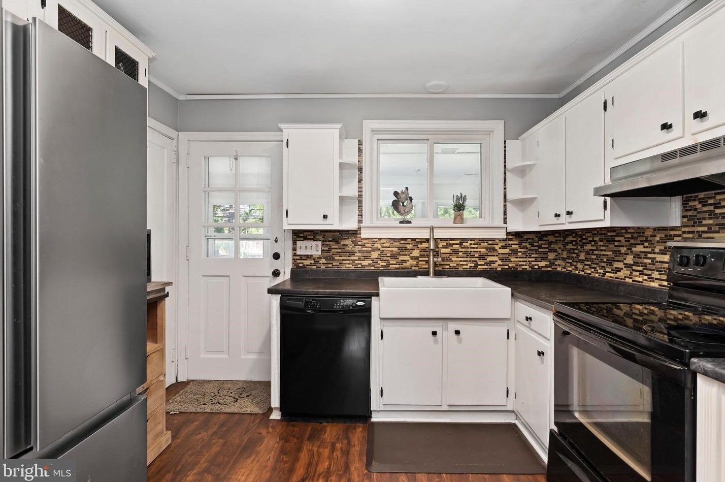 1902 Chatham Dr, Camp Hill PA  17011-5916 exterior