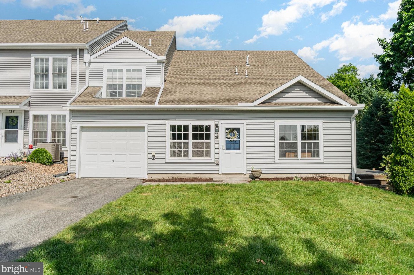 1239 Franklin St, Carlisle, PA 17013-4909